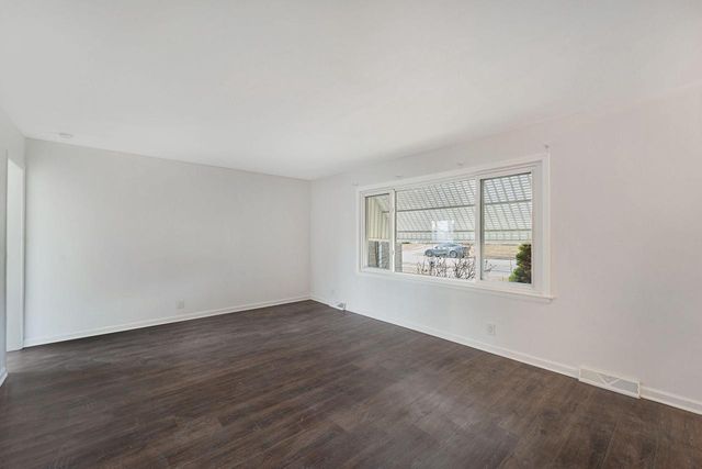 619 Echo LANE, Racine, WI 53406