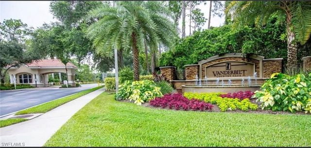 8661 Gleneagle WAY, Naples, FL 34120