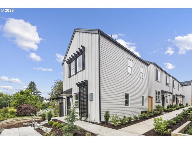2007 Sw MOSS St, Portland, OR 97219