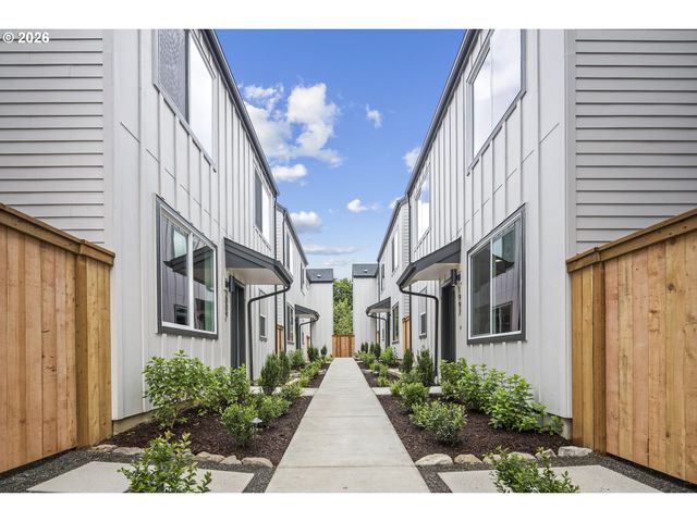 2007 Sw MOSS St, Portland, OR 97219