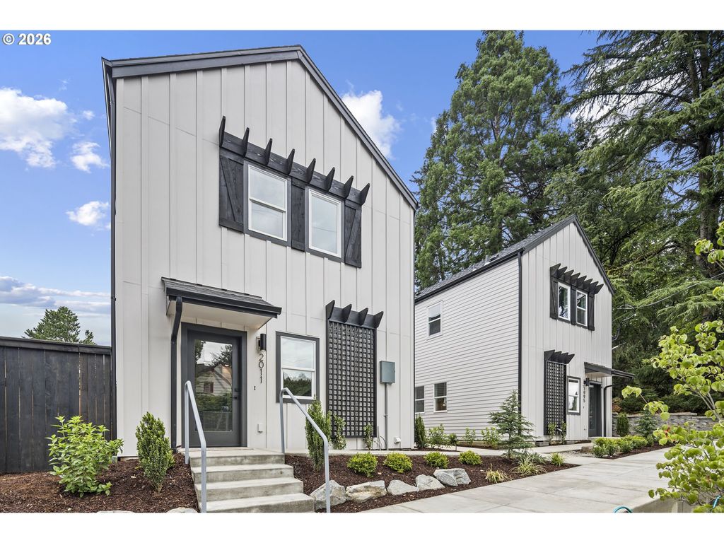 2007 Sw MOSS St, Portland, OR 97219