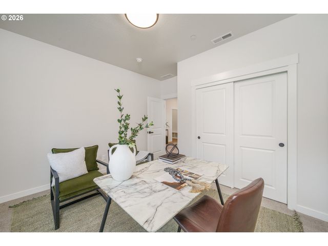 516 W 20TH Way, La Center, WA 98629