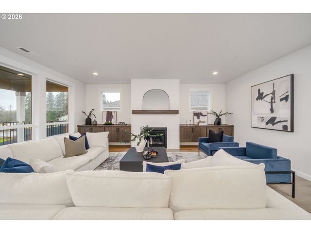 516 W 20TH Way, La Center, WA 98629