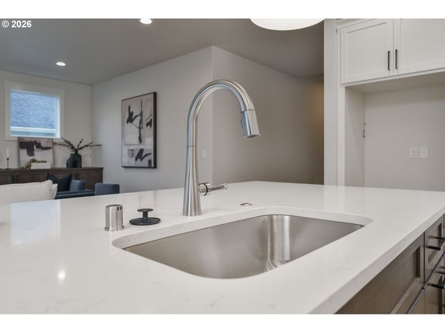 516 W 20TH Way, La Center, WA 98629