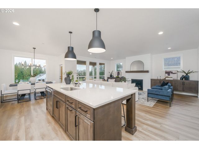 516 W 20TH Way, La Center, WA 98629