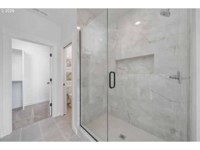 516 W 20TH Way, La Center, WA 98629