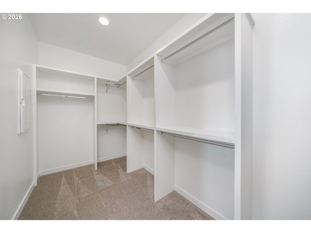 516 W 20TH Way, La Center, WA 98629