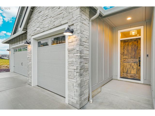 516 W 20TH Way, La Center, WA 98629