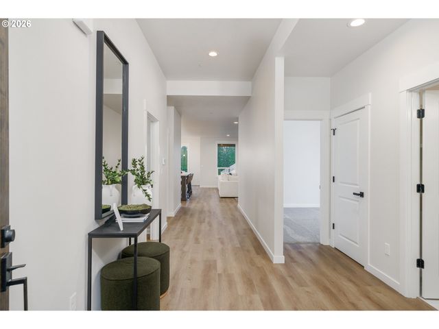 516 W 20TH Way, La Center, WA 98629