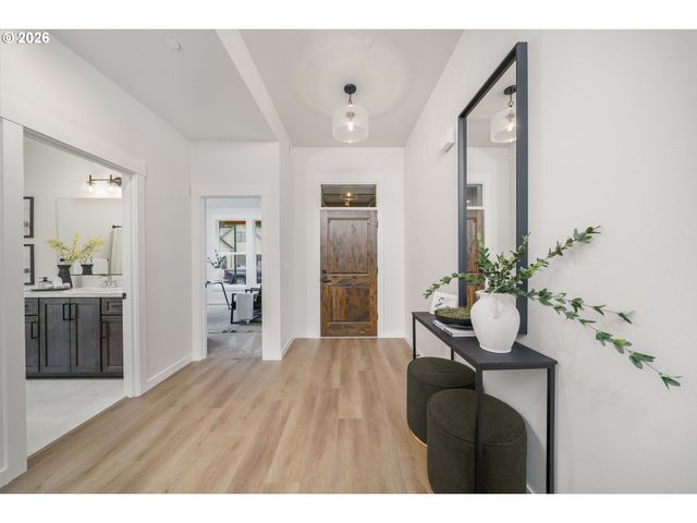 516 W 20TH Way, La Center, WA 98629