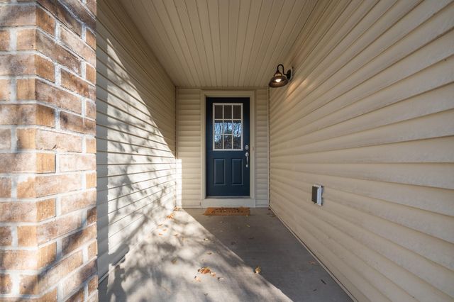 8382 Cedarview Circle, Savage, MN 55378