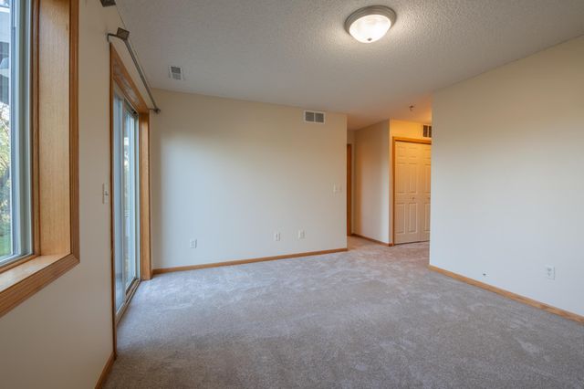 8382 Cedarview Circle, Savage, MN 55378