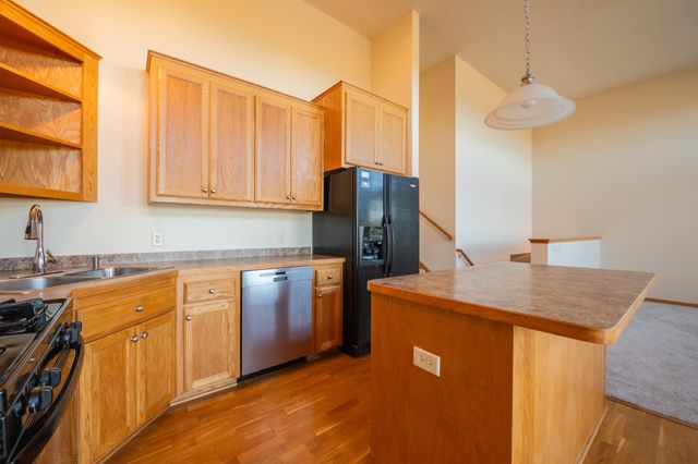 8382 Cedarview Circle, Savage, MN 55378