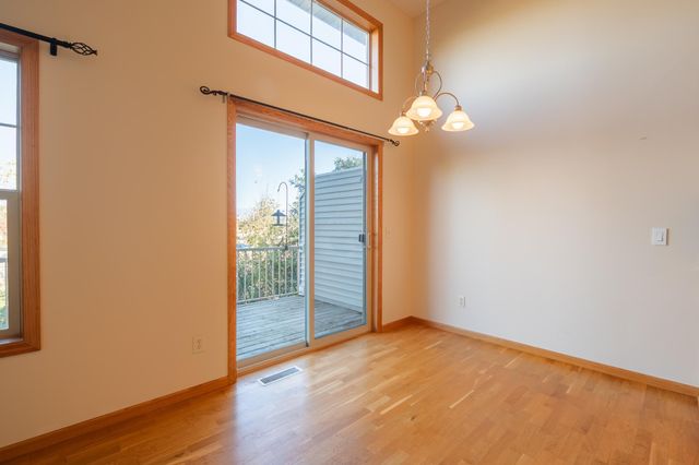 8382 Cedarview Circle, Savage, MN 55378