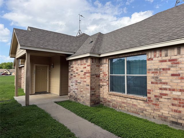 121-127 Sunburst Court, Weatherford, TX 76087