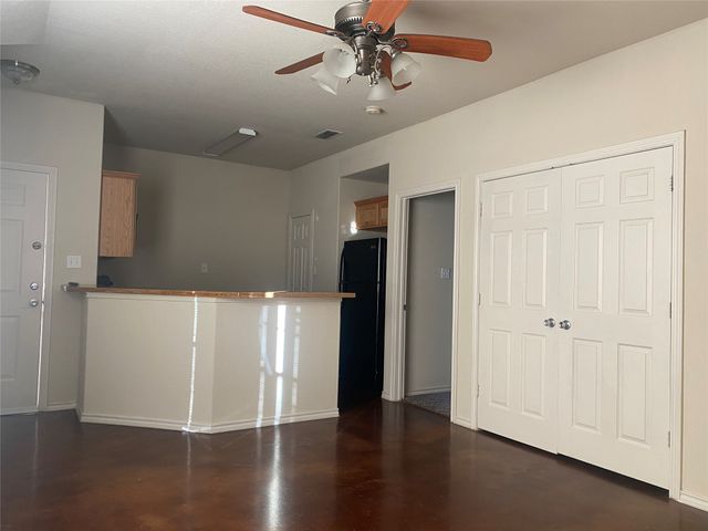 121-127 Sunburst Court, Weatherford, TX 76087