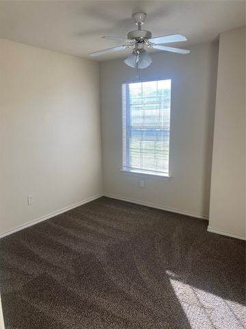 121-127 Sunburst Court, Weatherford, TX 76087