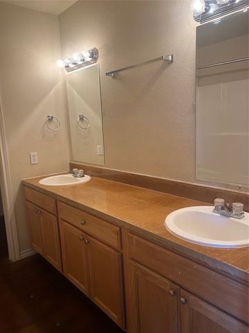 121-127 Sunburst Court, Weatherford, TX 76087