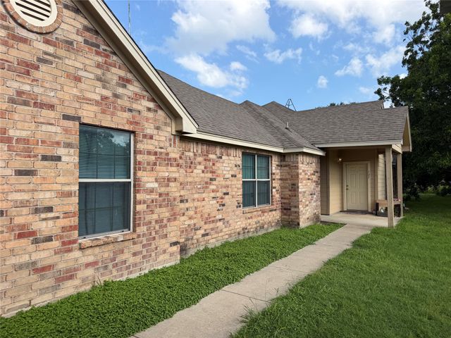 121-127 Sunburst Court, Weatherford, TX 76087