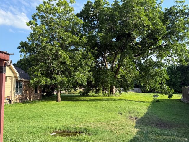 121-127 Sunburst Court, Weatherford, TX 76087