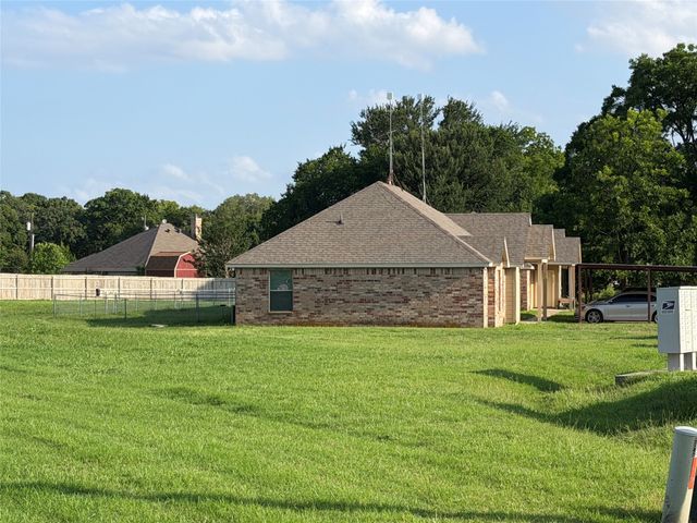 121-127 Sunburst Court, Weatherford, TX 76087
