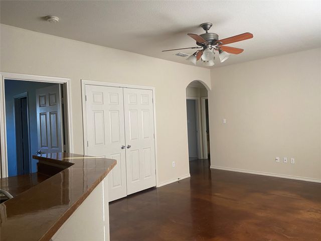 121-127 Sunburst Court, Weatherford, TX 76087