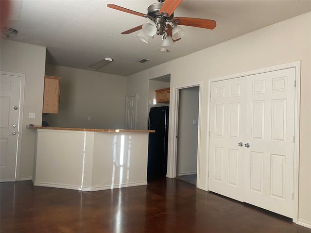 121-127 Sunburst Court, Weatherford, TX 76087