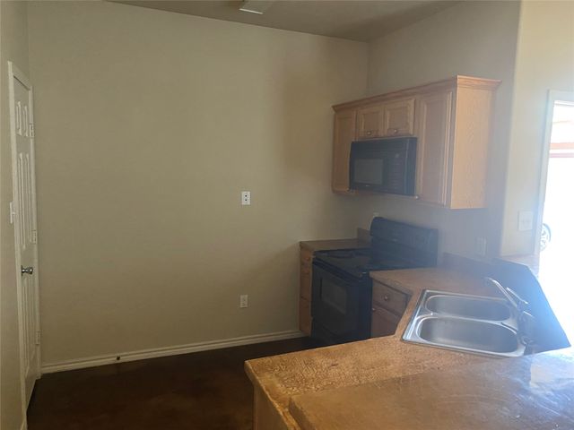121-127 Sunburst Court, Weatherford, TX 76087