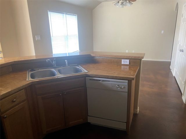 121-127 Sunburst Court, Weatherford, TX 76087
