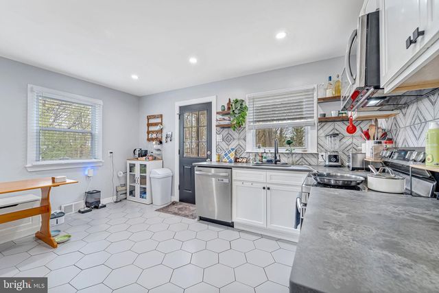233 GARDEN TER, Runnemede, NJ 08078