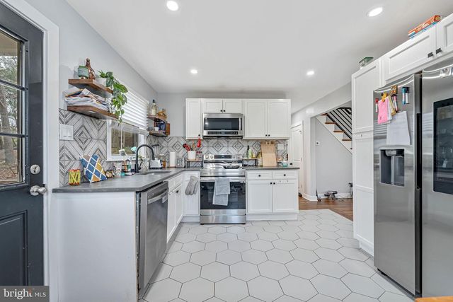 233 GARDEN TER, Runnemede, NJ 08078