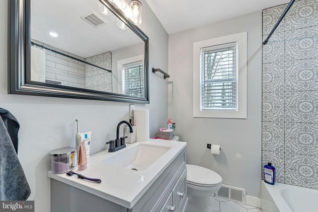 233 GARDEN TER, Runnemede, NJ 08078