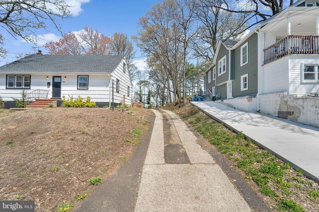 233 GARDEN TER, Runnemede, NJ 08078