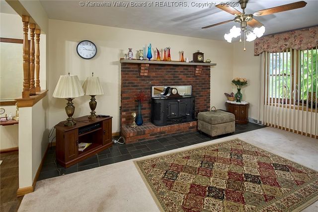 200 Elm Street, Elkview, WV 25071