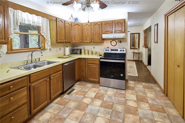 200 Elm Street, Elkview, WV 25071