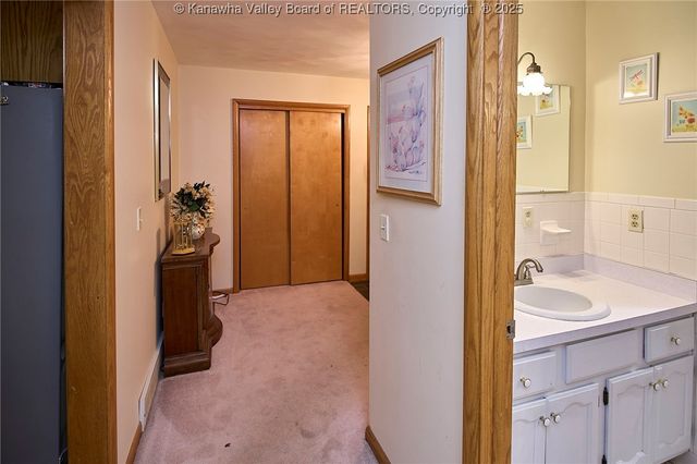 200 Elm Street, Elkview, WV 25071