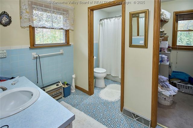 200 Elm Street, Elkview, WV 25071