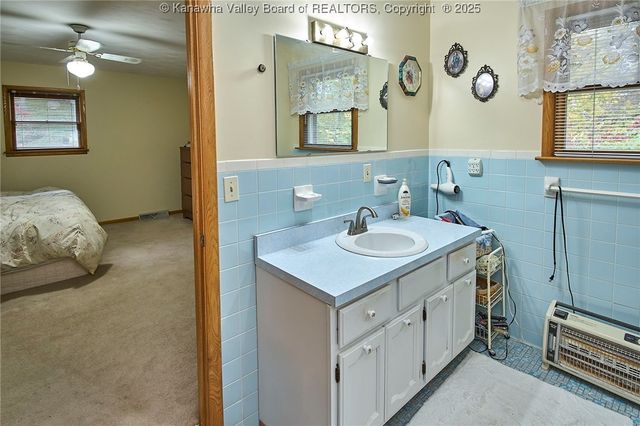 200 Elm Street, Elkview, WV 25071