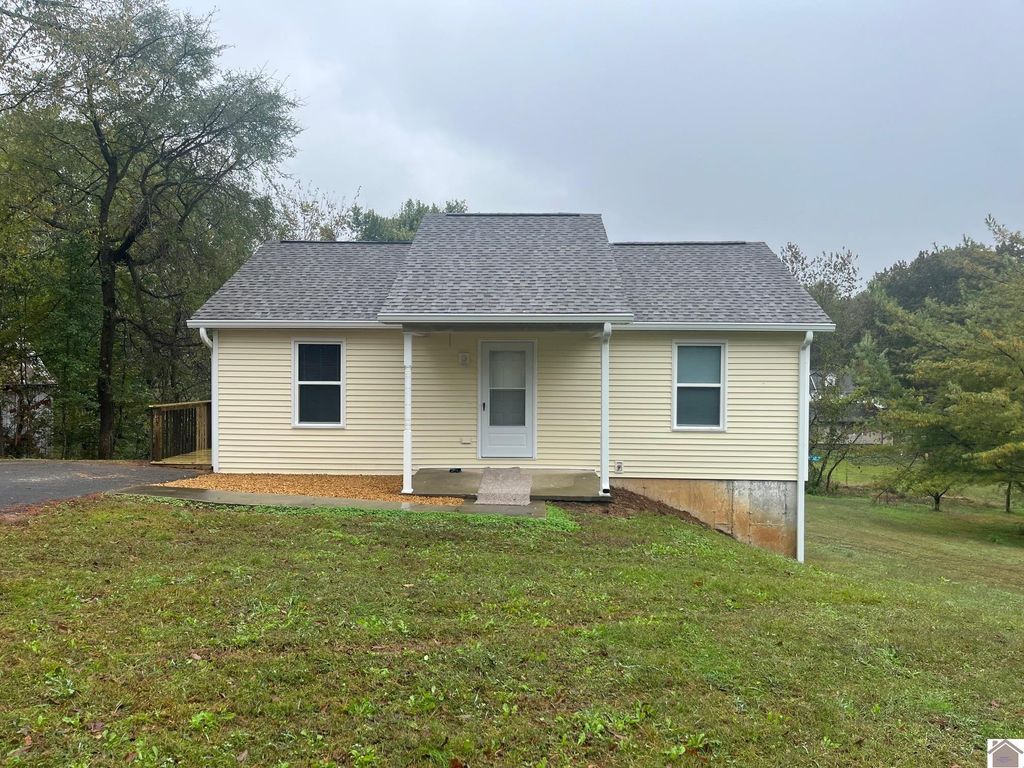 6031 Greenvale Lane, Paducah, KY 42003