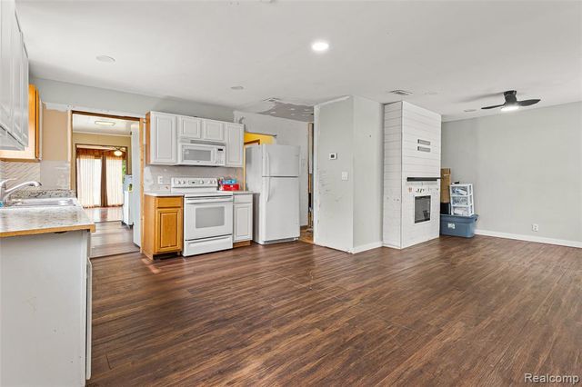 4842 Hunt Street, Wayne, MI 48184