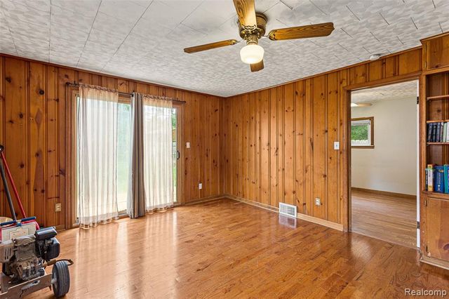 4842 Hunt Street, Wayne, MI 48184
