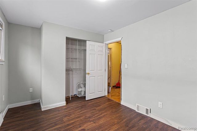 4842 Hunt Street, Wayne, MI 48184