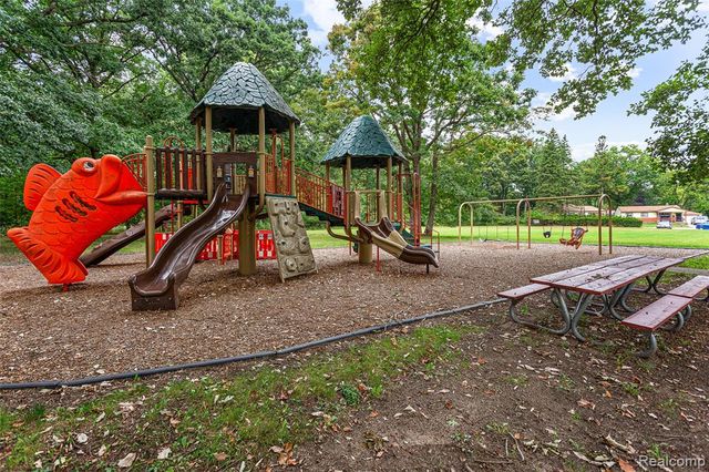 4842 Hunt Street, Wayne, MI 48184