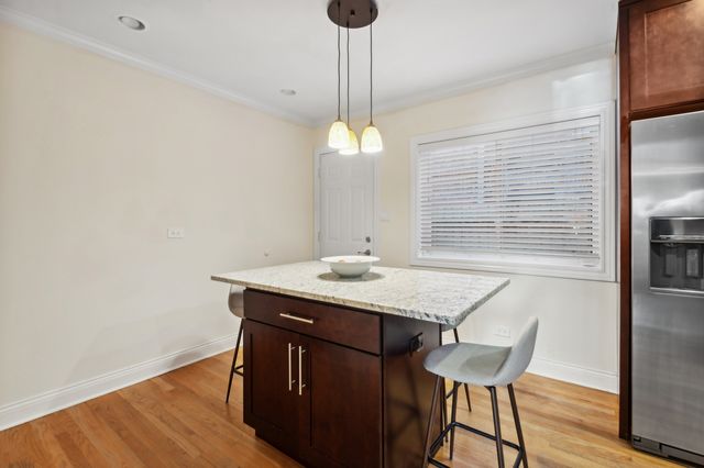 1607 W Sunnyside Avenue, Chicago, IL 60640
