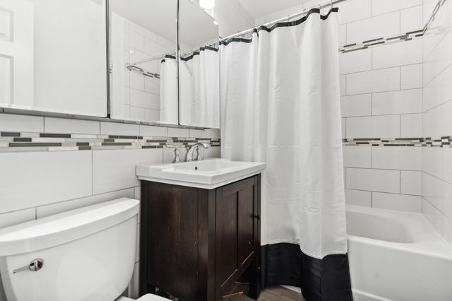 1607 W Sunnyside Avenue, Chicago, IL 60640
