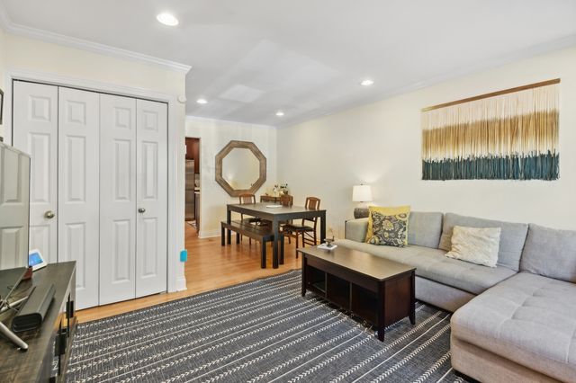 1607 W Sunnyside Avenue, Chicago, IL 60640