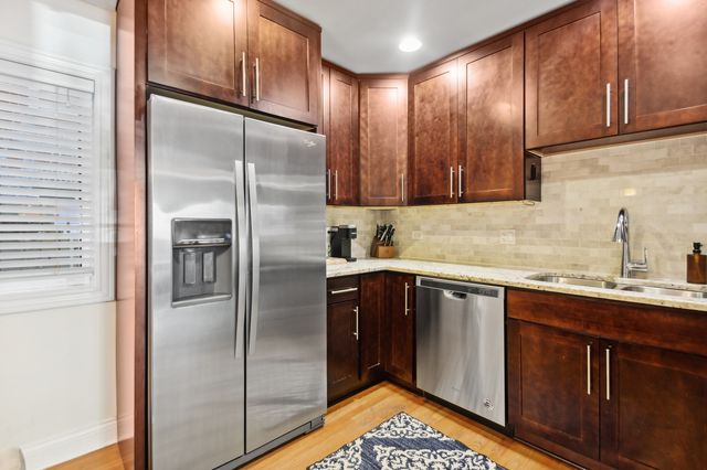 1607 W Sunnyside Avenue, Chicago, IL 60640