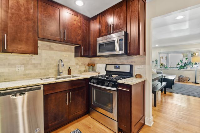1607 W Sunnyside Avenue, Chicago, IL 60640