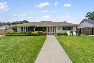 6150 Chevy Chase Drive, Houston, TX 77057