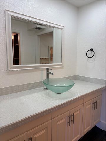 8075 SW 107th Ave 221, Miami, FL 33173